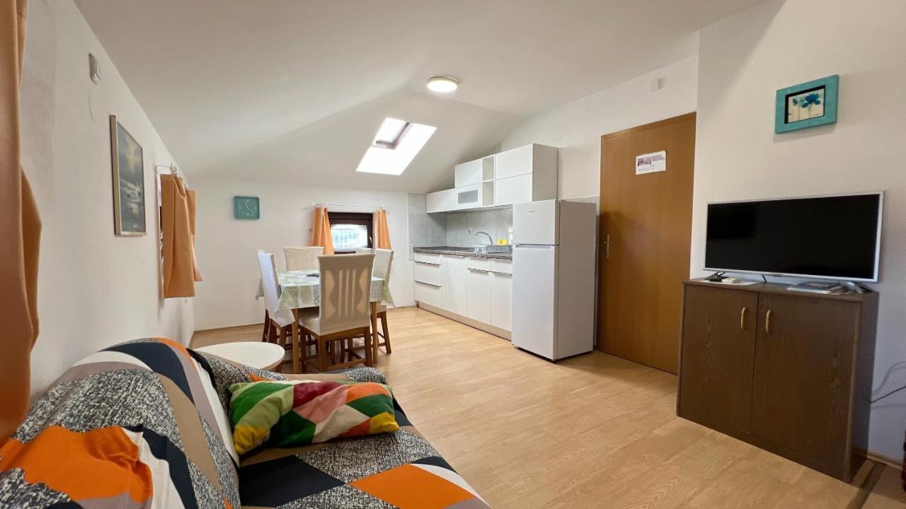איזולה ❷⓿❷❸ Apartment Dolphin מראה חיצוני תמונה